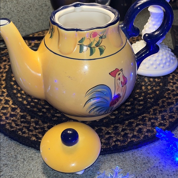 Cracker Barrel Yellow and Blue Rooster Ceramic Teapot - Picture 7 of 8
